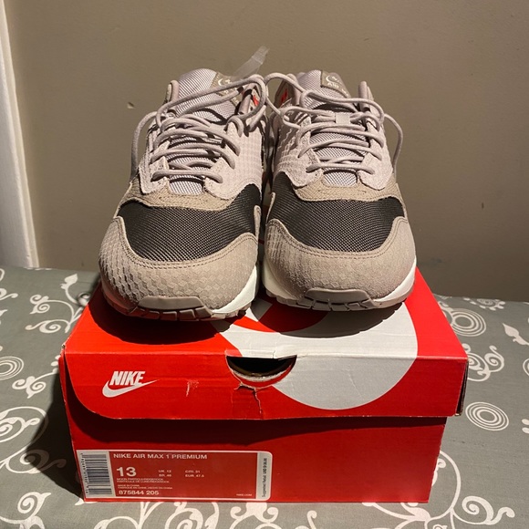 nike air max 1 moon particle